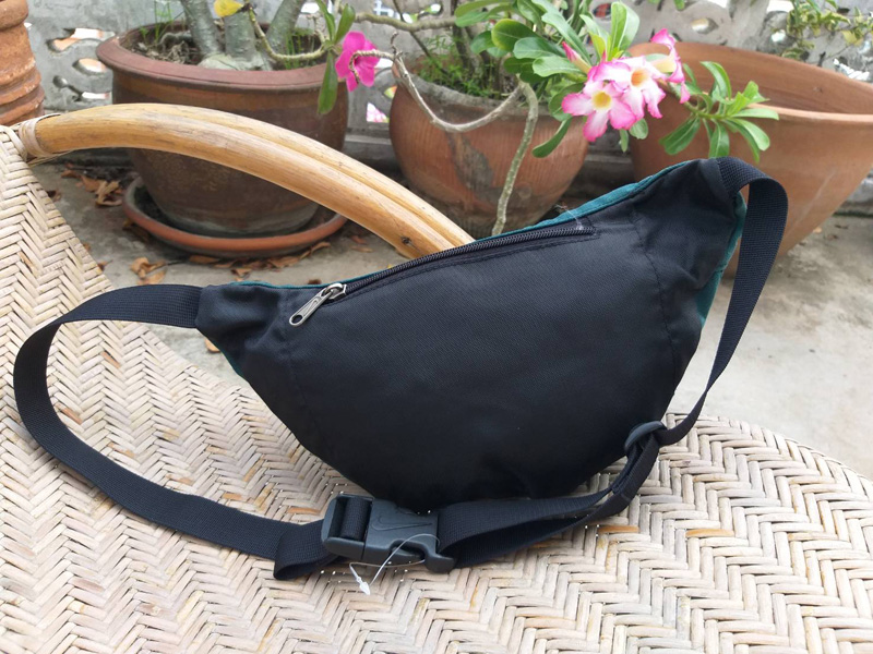 กระเป๋าคาดเอว NIKE (ของใหม่)