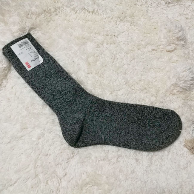 ถุงเท้าชาย Uniqlo เนื้อดีมาก สีสวย ดำเนื้อทราย