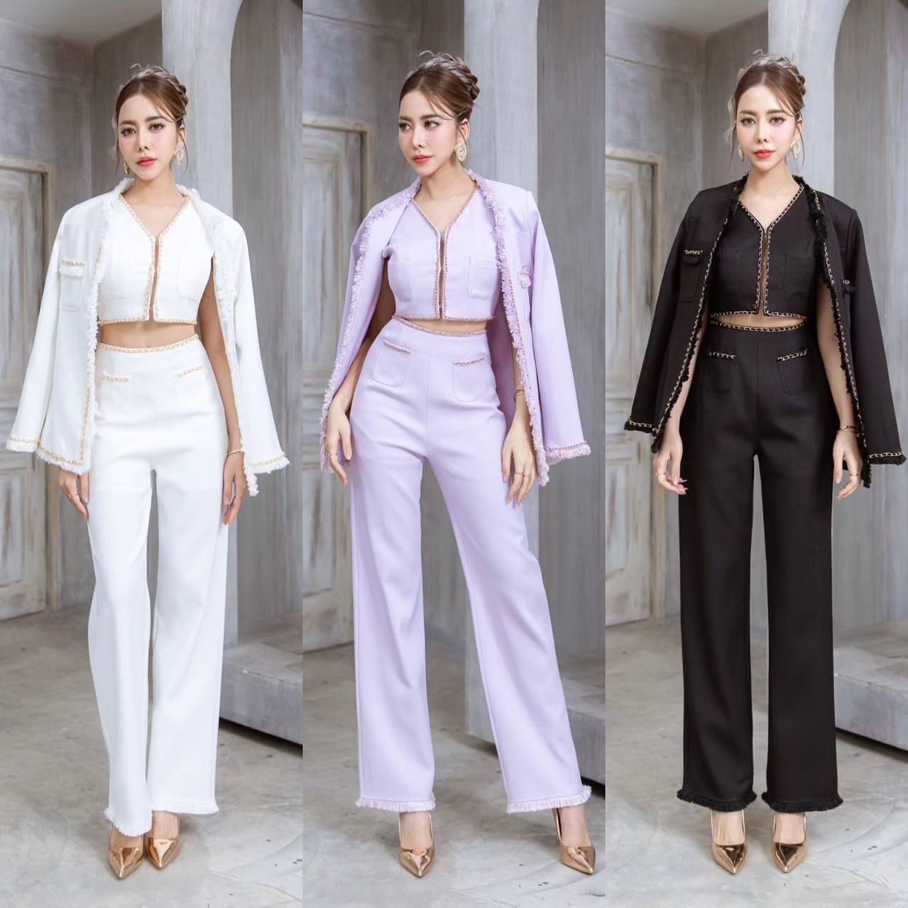 เซต 3 ชิ้น ผ้าทวิตเกรดA แต่งโซ่ทอง ตัวเสื้อกั๊กด้านในเป็นครอปคอวีแขนกุด แต่งขอบด้วยโซ่ทองร้อยริบบิ้นกำมะหยี่สี+เสื้อคลุมทรงกึ่งเข้ารูป+กางเกงเอวสูงทรงขากระบอก สินค้าคุณภาพ (พร้อมส่ง)