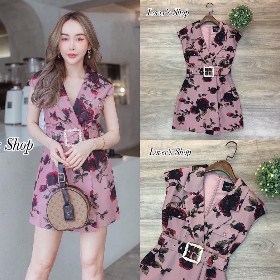 จั้มสูทกางเกงกระโปรง ทรงนี้ใส่ยังไงก็สวย แต่งกระเป๋าด้านหน้า มาพร้อมเข็มขัดนะคะ เนื้อผ้าหนา อัดผ้่กาวอย่างดี มีซับใน งานซิบหลังใส่ง่าย สินค้าคุณภาพ (พร้อมส่ง)