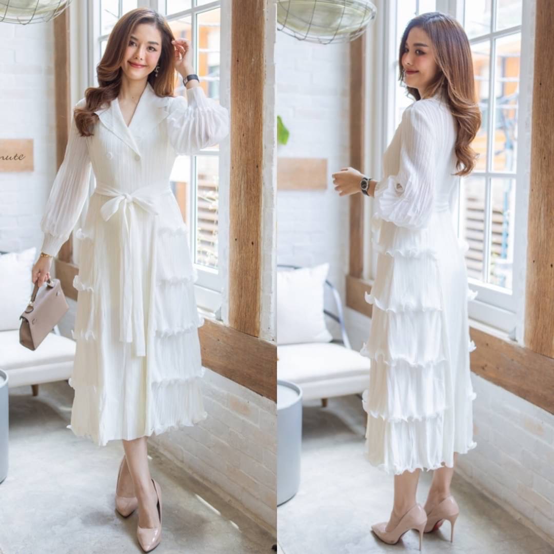 เดรสผ้าอัดพลีท งานแต่งดีเทลระบาย ด้านข้าง ปกคอเทเลอร์ มาพร้อมเชือก ผูก ชุดยืดหยุ่นได้ทั้งตัว ใส่สบาย : สินค้าคุณภาพ (พร้อมส่ง)