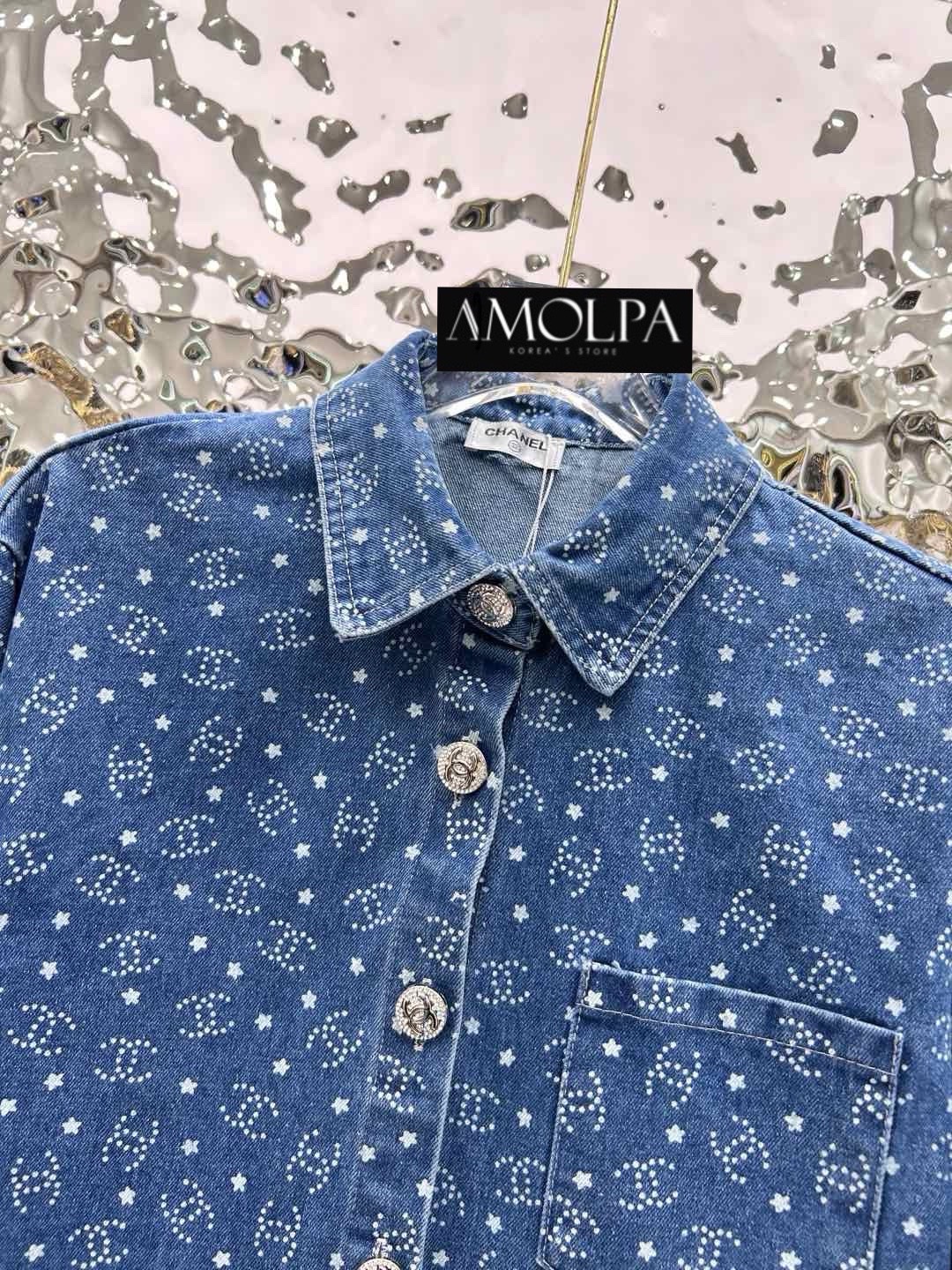 เสื้อเชิ้ต CC DENIM งาน hiend งานผ้ายีนส์100% ปั้มกระดุม มาให้ช๊อปสุดดดฉ่ำ ทำถึงมาก แต่งกระดุมปั้มตามช๊อปปปป ผ้าอย่างดี มีน้ำหนัก ใส่สบาย : สินค้าคุณภาพ (พร้อมส่ง)