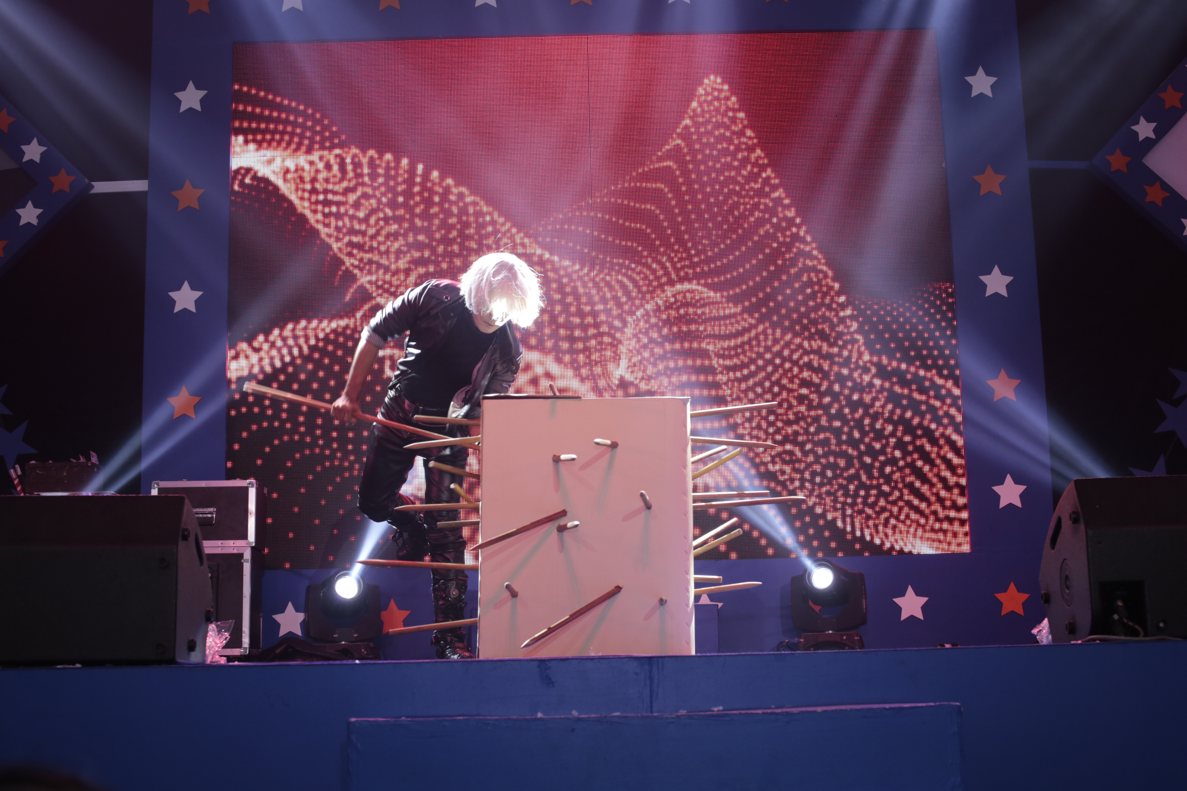 มายากล นักมายากล การแสดง โชว์ Magic Show งาน "ไฮลักซ์ รีโว่ เฟสติวัล 27/12/2560