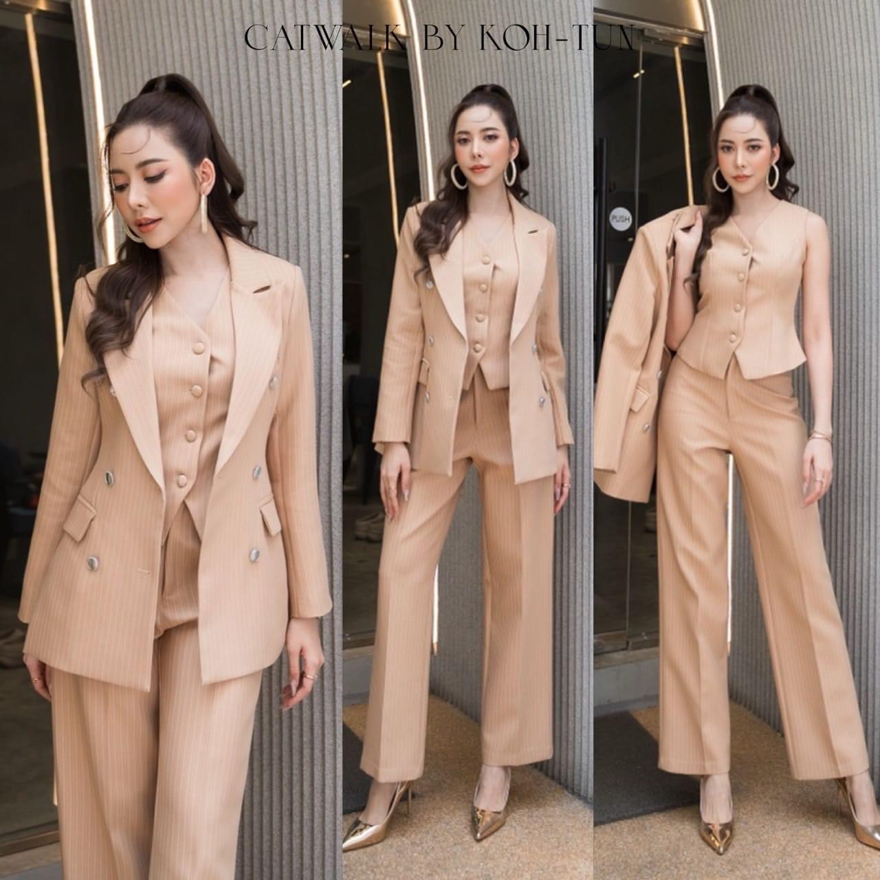 BLAZER 3 ชิ้น ตัว BLAZER เป็นทรงเข้ารูป+ เสื้อ Vest ทรงเข้ารูปคอวี + กางเกงทรงขากระบอกตรง เนื้อผ้าทอลายในตัว เกรด hiend เนื้อผ้าสวยมาก ใส่สบาย : สินค้าคุณภาพ (พร้อมส่ง)