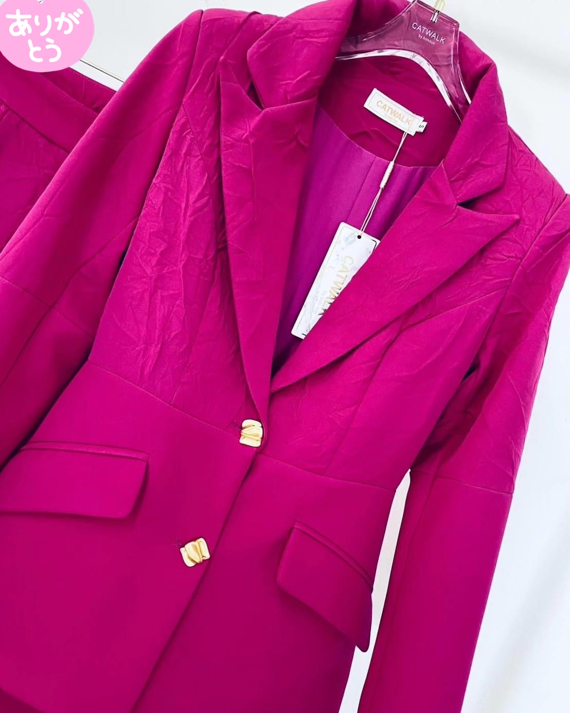 เซตBLAZERผ้าอัดยับ+กางเกงทรงสวย เนื้อผ้าเกรดเอ ตัวBLAZERเป็นทรงเข้ารูปสวย มาคู่กับกางเกงเอวสูงทรงขาบาน ให้เนื้อผ้าอัดยับตัวเดียวกับเสื้อ ดูแพงและดูไฮสุดๆ งานhiend ใส่สบาย สินค้าคุณภาพ (พร้อมส่ง)