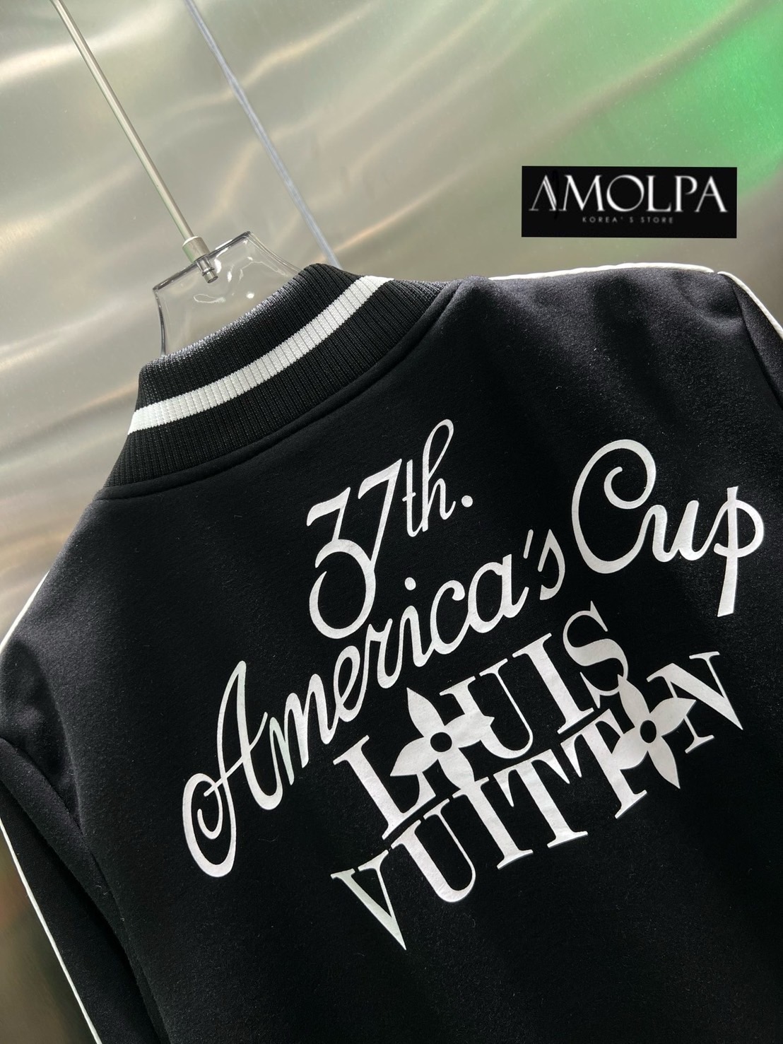 SET LV งาน hiend !! พิเศษสุดดดๆ!!! เซตหนานุ่ม งานมีน้ำหนัก เนื้อผ้าเนื้อแน่นไฮเอนสุดๆ สวยหรูดูแพง สมมง สมฐานะสุดๆ มาพร้อมกางเกงขายาว ใส่สบาย : สินค้าคุณภาพ (พร้อมส่ง)