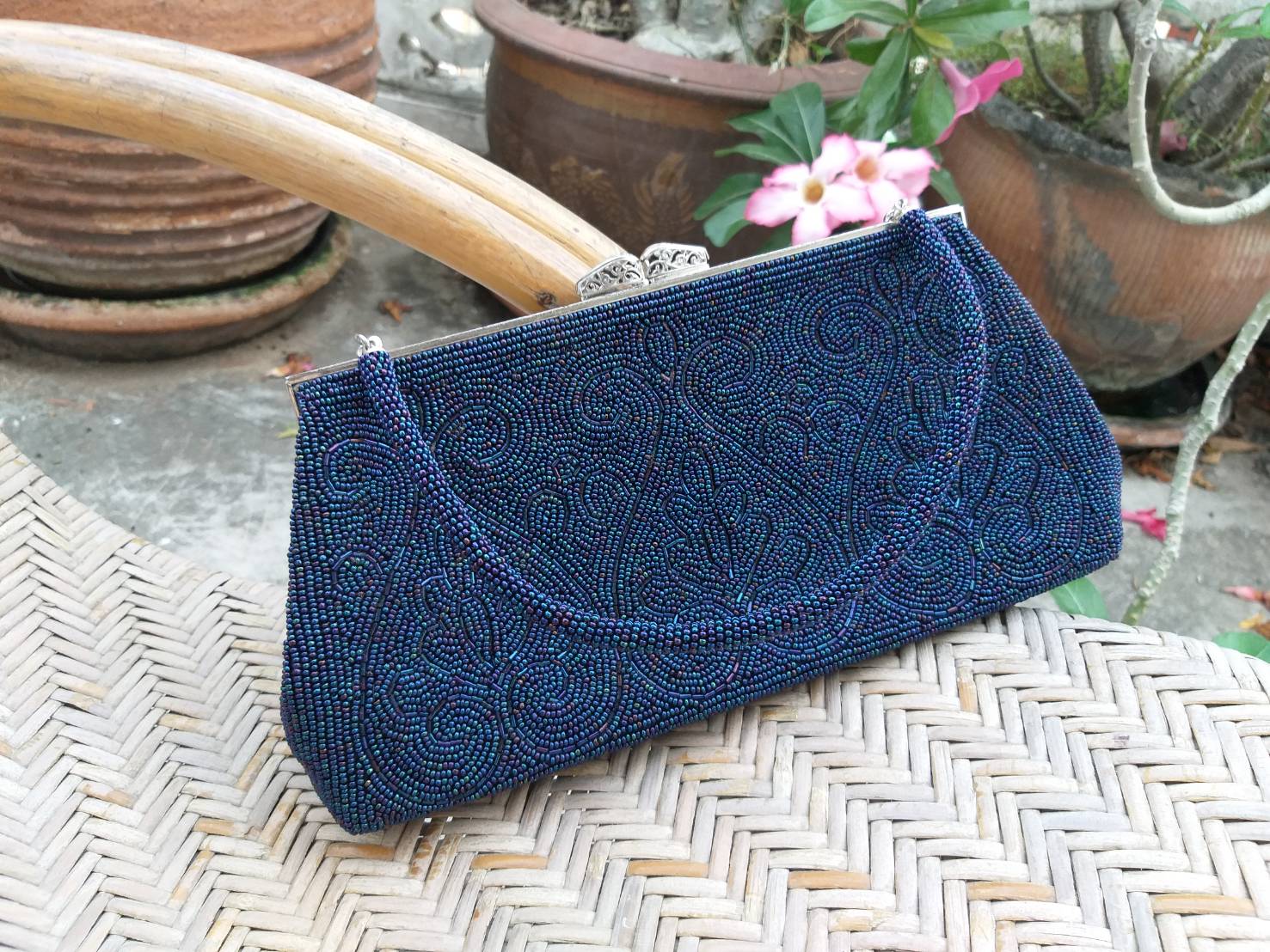 กระเป๋าหรูออกงานร้อยลูกปัดทั้งใบ สวยมากๆๆ (ของใหม่)