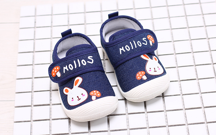 รองเท้าเด็กหัดเดิน สีน้ำเงินลายกระต่าย (เท้ายาว 10-11 ซม.)