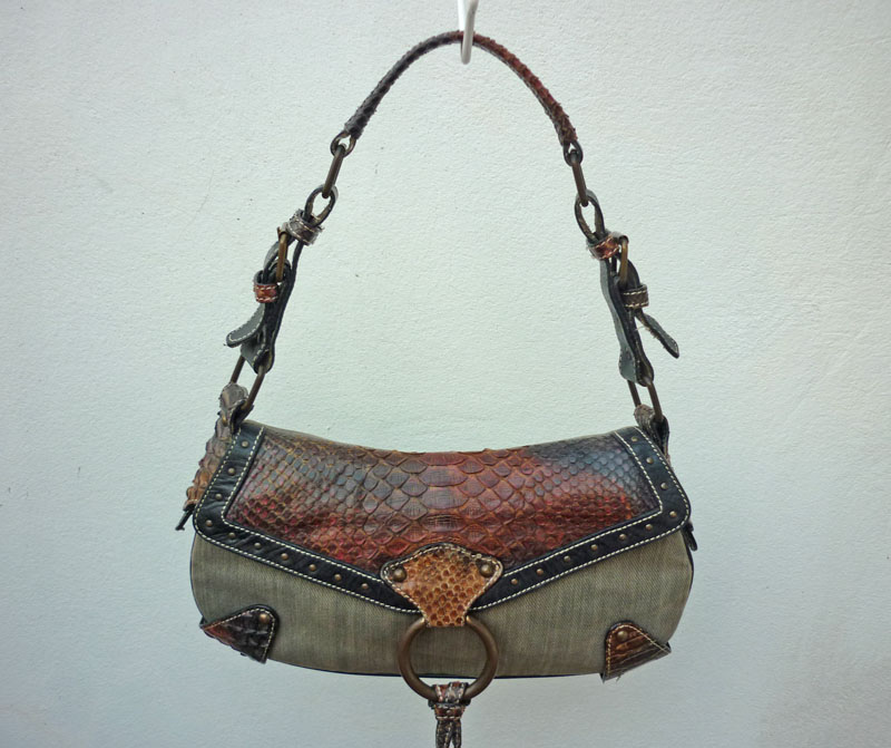 กระเป๋าหนังงูแท้ Yurena by Estro Made in ITALY