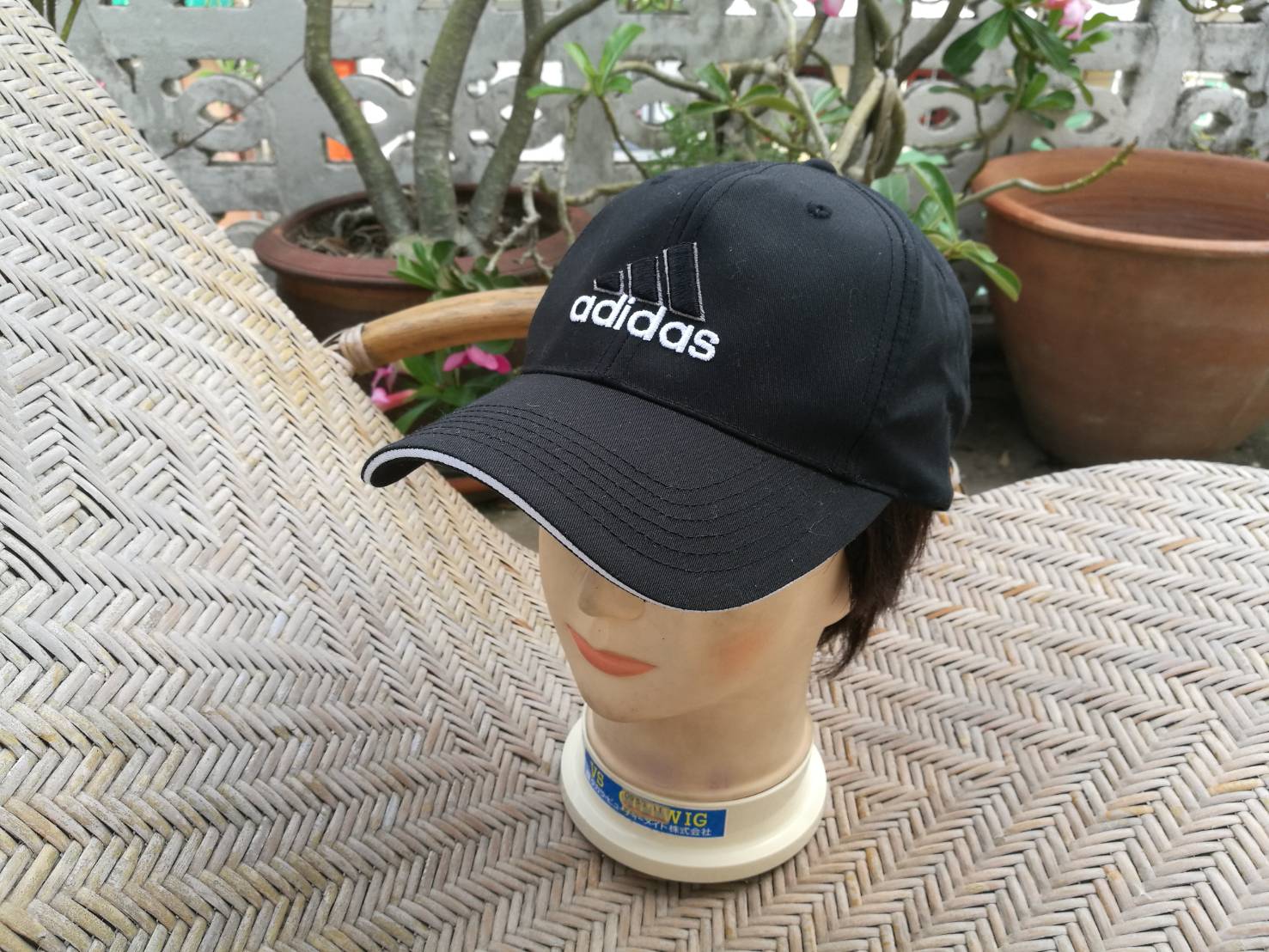 หมวกแก๊ป adidas สีดำ (ของใหม่)