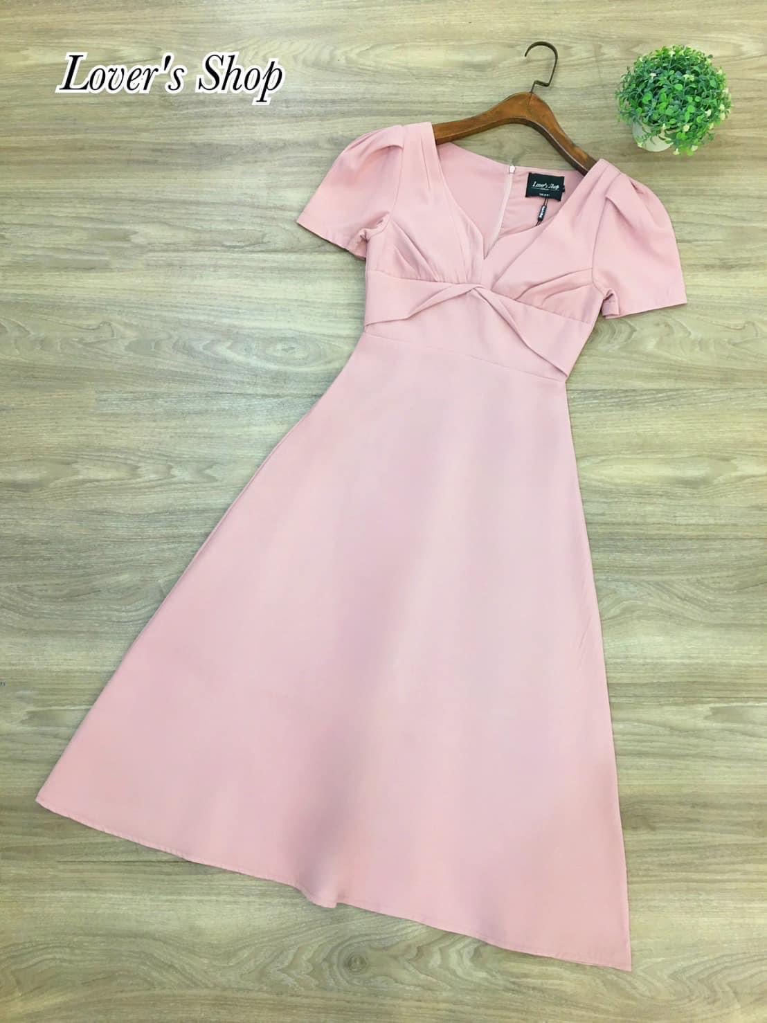 เดรสกระโปรงเรียบหรู ใส่ยังไงก็สวย ดูดีมากๆค่ะ ดีเทลเรียบแต่ดูหรู ช่วงอกเย็บจับจีบ ทรงกระโปรงเป็นทรงเจ้าหญิง ใส่สบาย : สินค้าคุณภาพ (พร้อมส่ง)