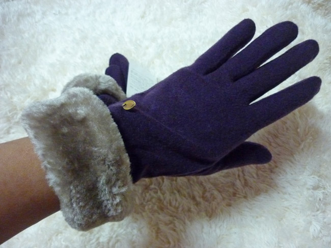 ถุงมือผ้าฟลีซนิ่มๆ ข้อมือแต่งเฟอร์ /ของใหม่/