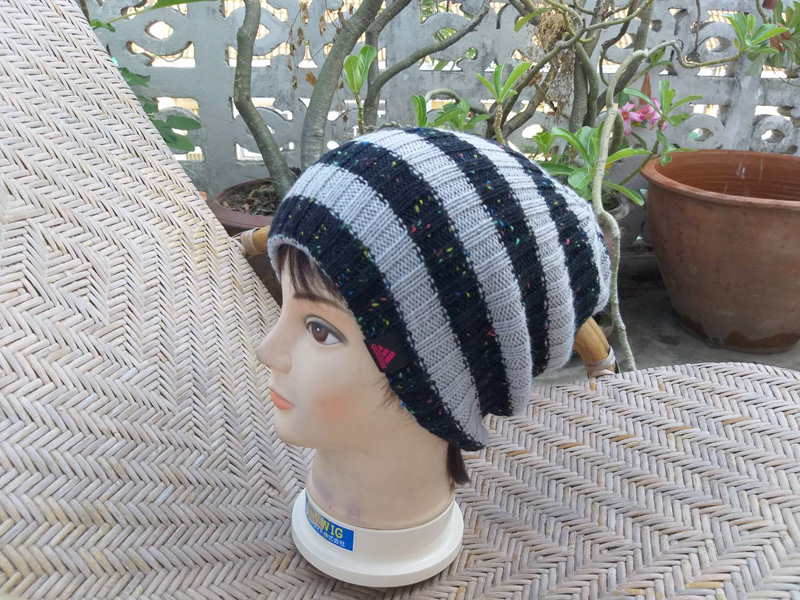 หมวกไหมพรม adidas ใส่ได้ 2 ด้าน