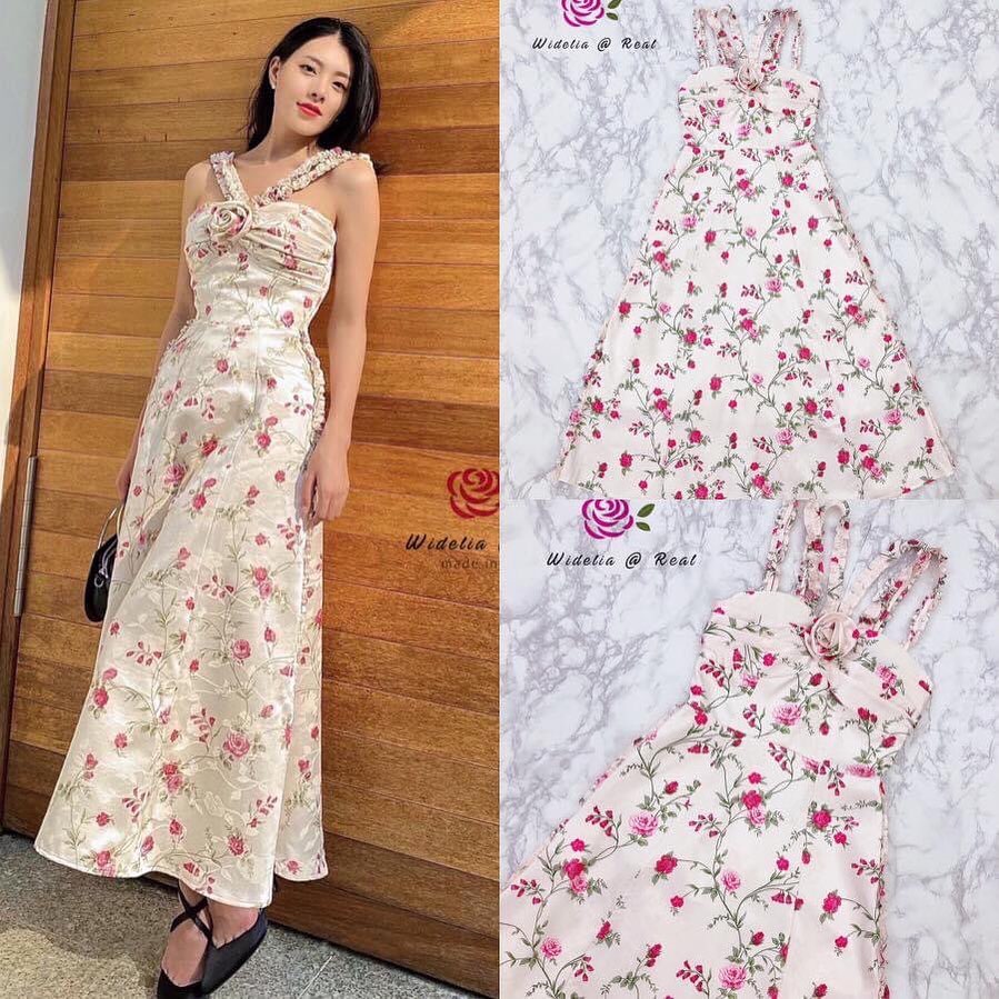 Dress เดรสตัวยาวแสนสวย รุ่นนี้สวยหรูไฮโซมาก เนื้อผ้าลายดอกไม้ ช่วงอกแต่งดอกกุหลาบดูน่ารักมาก ช่วงสาย เย็บระบายเล็กๆ รุ่นนี้งานเกรดพรีเมี่ยม สินค้าคุณภาพ (พร้อมส่ง)