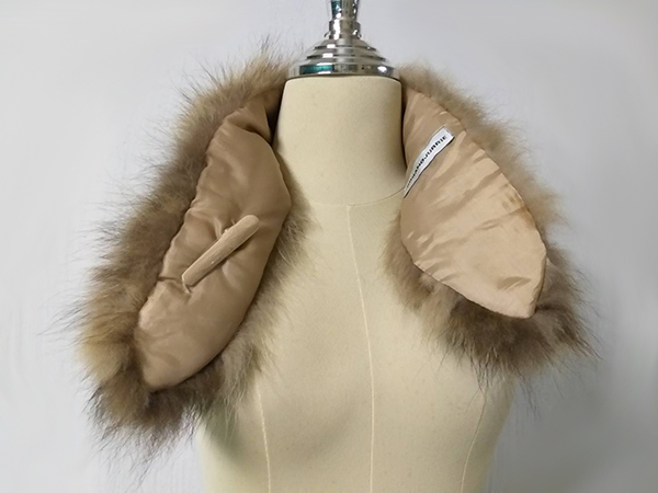 ผ้าพันคอ แต่งโค้ท เฟอร์แรคคูนแท้