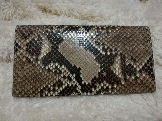 กระเป๋าสตางค์ Genuine Python หลามหนัง หนังแท้ทั้งใบ