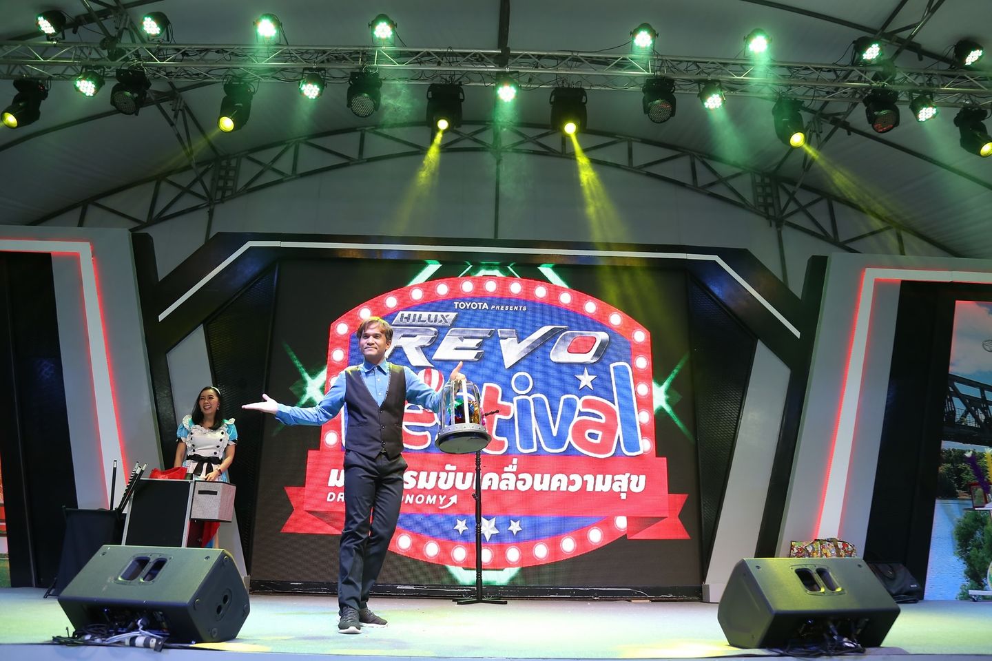 Balloon Man บอลลูนแมน โชว์ลูกโป่งยักษ์ การแสดง โชว์ "งาน HILUX REVO FESTIVAL 2020" 05/11/2563