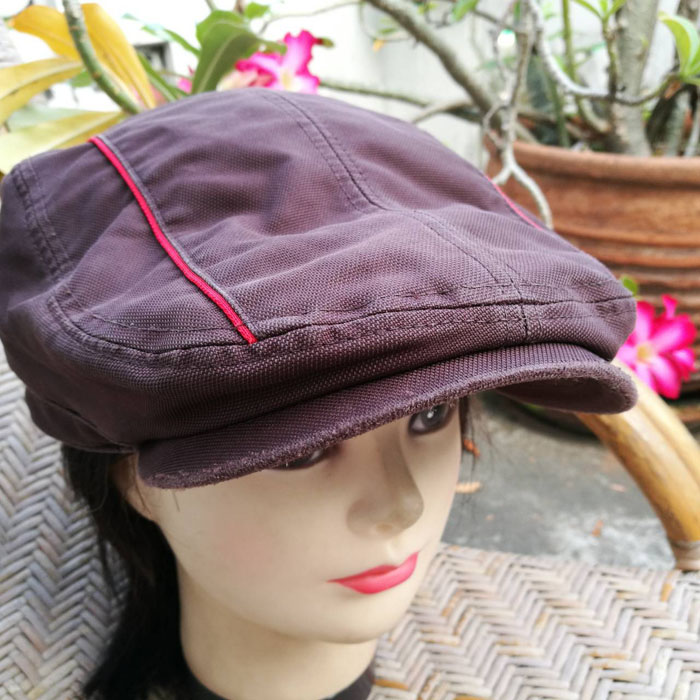 หมวกติงลี่ หมวกแฟล็ตแค็ป สีน้ำตาลไหม้ สวยค่ะ