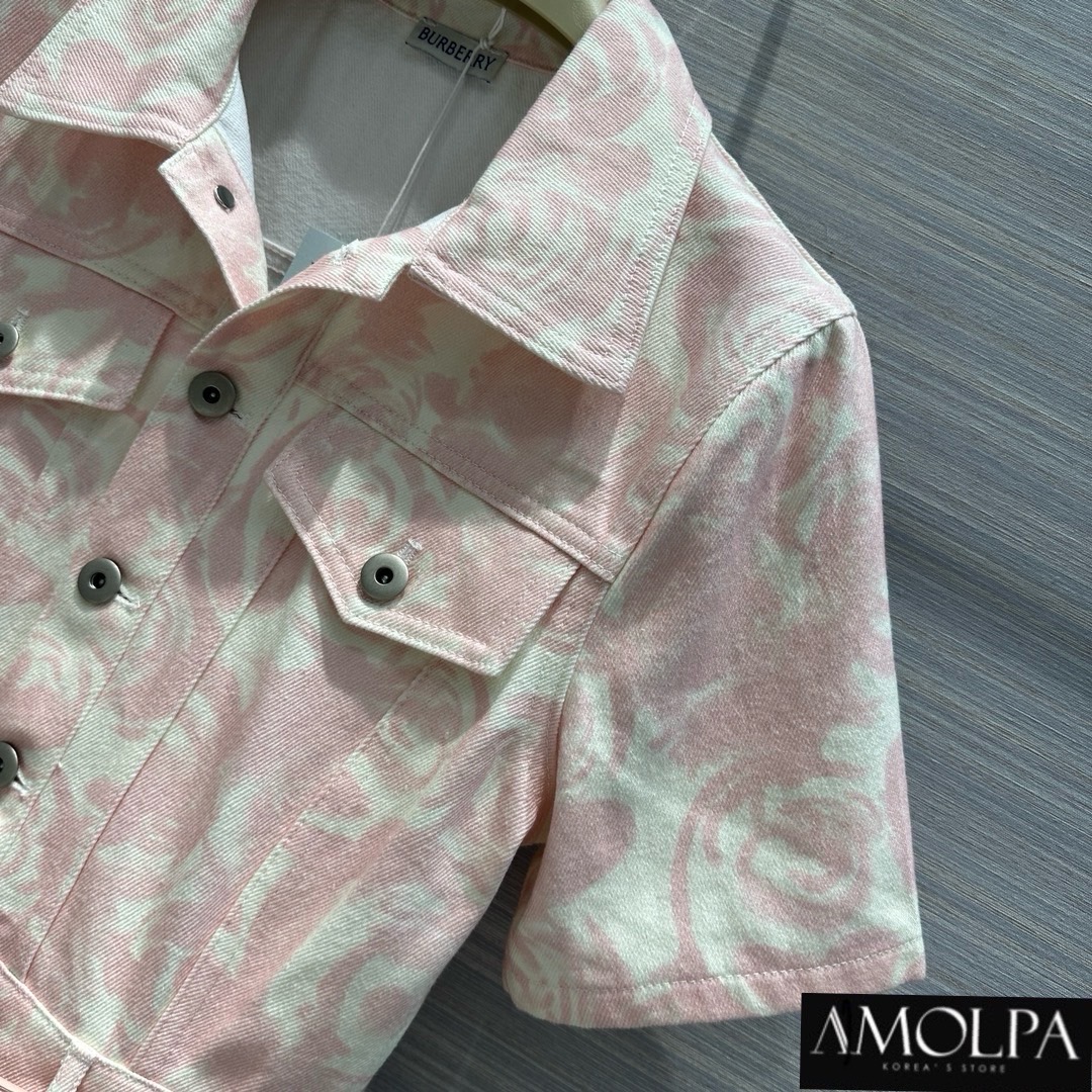 DRESS BB DENIM มาพร้อมเข็มขัด งานเดรสยีนส์งานพรีเมียมเกินบรรยายมาก ใช้ผ้าเนื้อดีสุดๆ ผ้ายีนส์แท้100เปอเซน มาพร้อมเข็มขัดหัวB สวยหรูดูแพง. สินค้าคุณภาพ (พร้อมส่ง) .