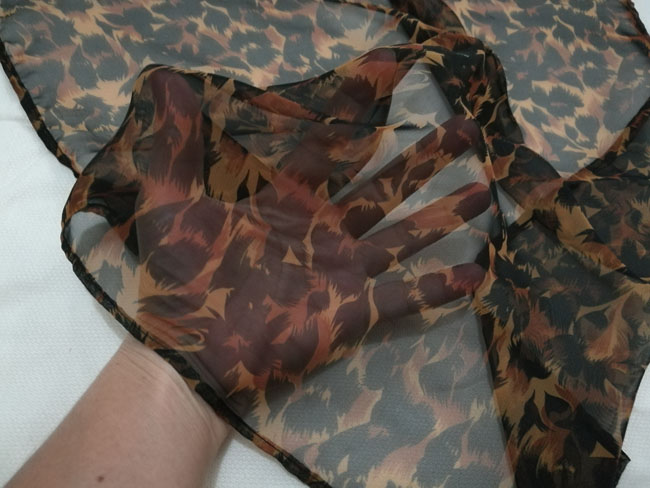 ผ้าผูกผม ผูกคลุมไหล่ ผ้าชีฟองลายเสือ