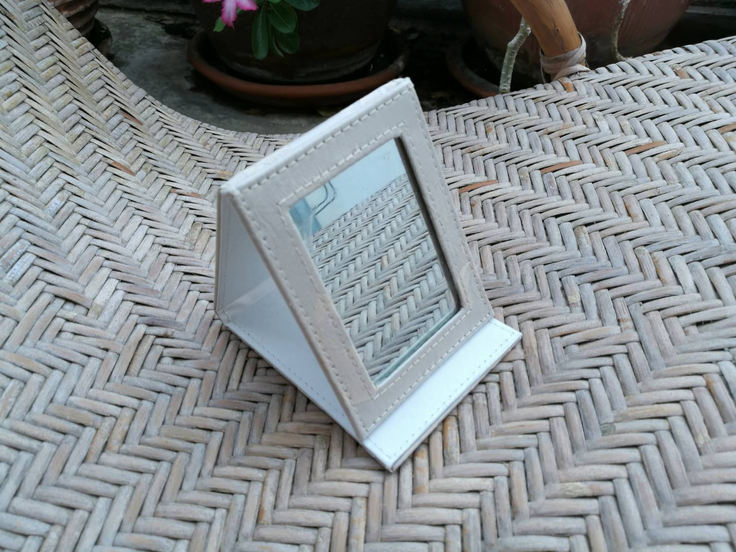 กระจกพกพา ตั้งได้ บุฟองน้ำตกไม่แตก