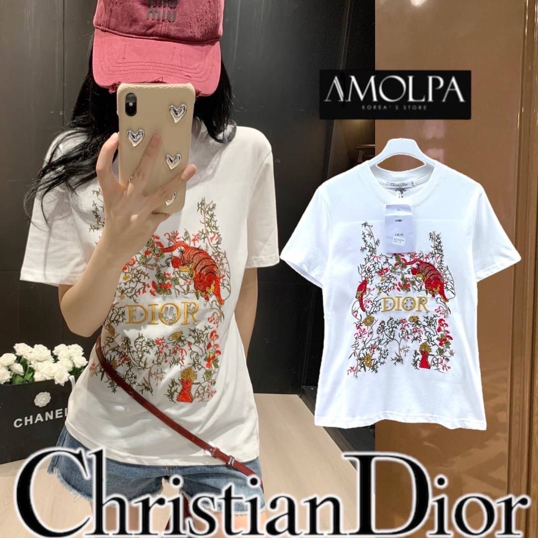 เสื้อยืด CD. งานปักแน่นๆ สวยม๊ากก สวยเด่น ลายใหม่ชนช๊อปป สวยม๊ากก ใส่สบาย : สินค้าคุณภาพ (พร้อมส่ง)