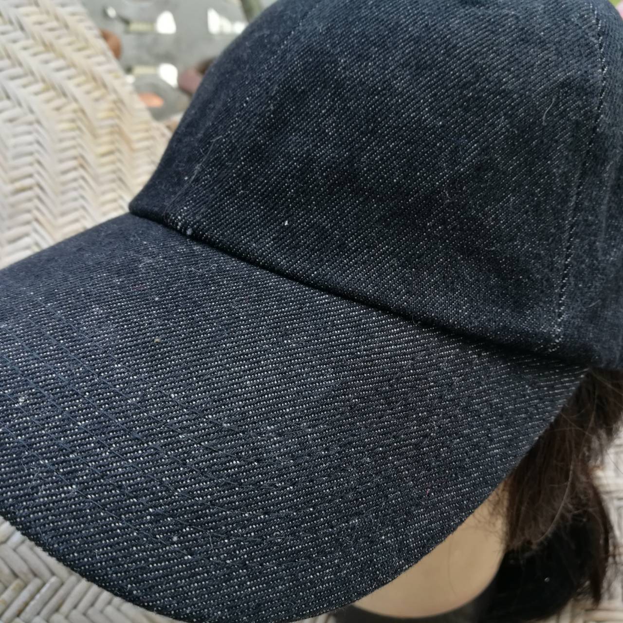 หมวกแก๊ปผ้ายีนส์ GU สวยเรียบๆ น่าใส่มาก (ของใหม่)
