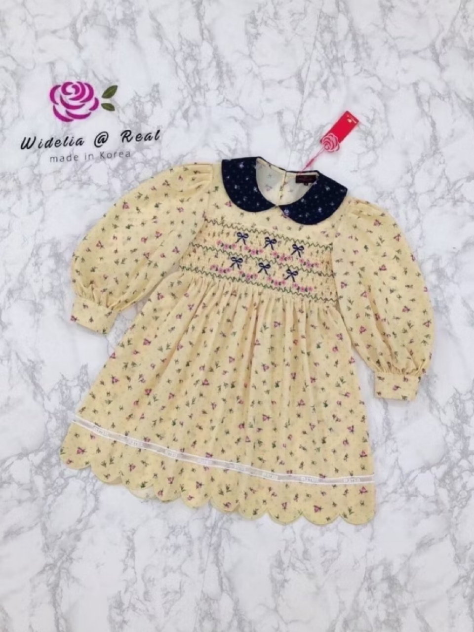 Dress เดรสสั้นตัวสวยทรงดี รุ่นนี้น่ารักมากแม่ เนื้อผ้า cotton อย่างดีใส่สบายสีสันน่ารักสดใส ช่วงอกดึงสม๊อคย่นเก๋ พร้อมปักแต่งลวดลายน่ารักใส่สบาย : สินค้าคุณภาพ (พร้อมส่ง)