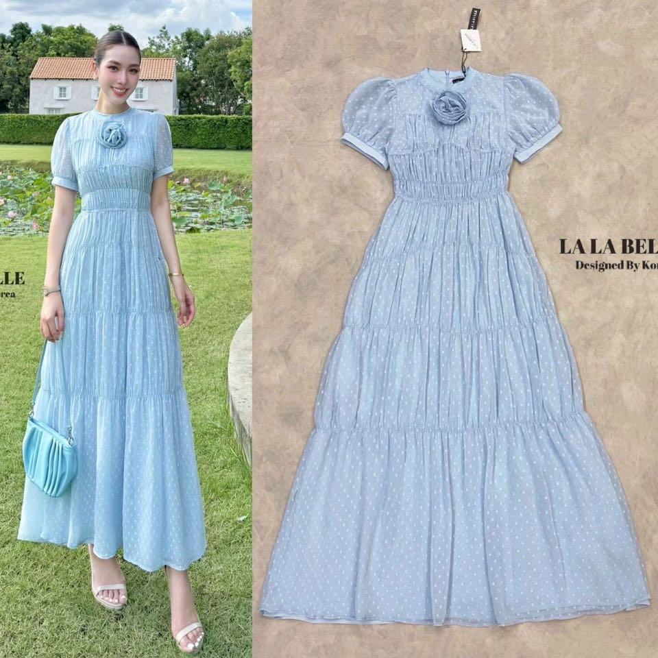 เดรสลูกไม้คอกลมแขนยาวซีทูปลายแขนระบายอกเอวเข้ารูปกระโปรงทรงเอยาวมีซับในสีเนื้อถึงปลายกระโปรงตัดเย็บด้วยผ้าลูกไม้ลายดอกไม้แน่นแน่นเนื้อผ้าดีมีน้ำหนักลูกไม้ทอแน่นๆ ใส่สบาย : สินค้าคุณภาพ (พร้อมส่ง)