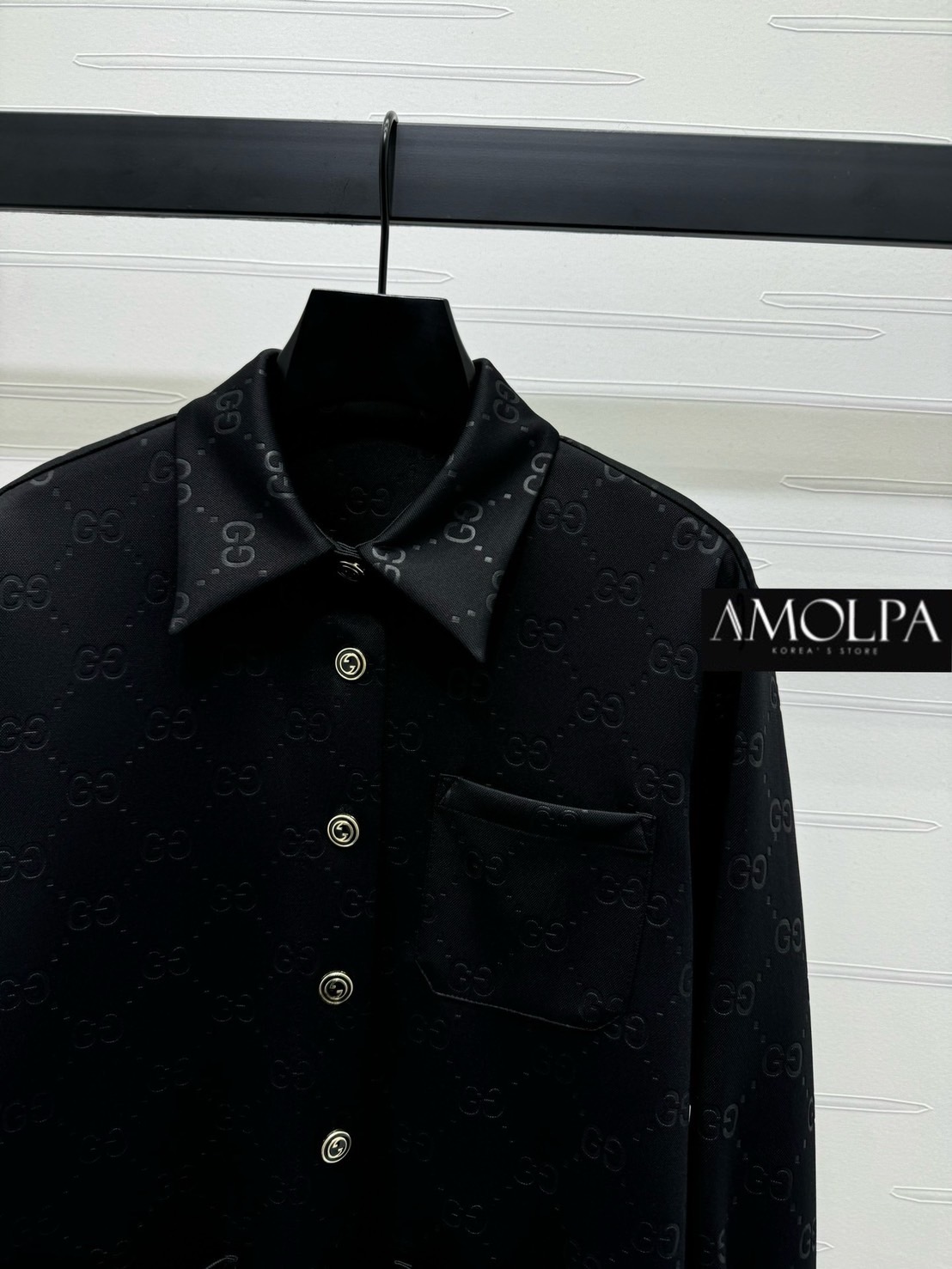 เสื้อเชิ้ต GG 3D งาน hiend ปั้มลาย GG ผ้าอย่างดี งานสวยยม๊ากก ลายใหม่ งานน่ารักมาก ผ้าใส่สบายมากกกก ห้ามพลาด ใส่สบายสุดๆ ใส่สบาย : สินค้าคุณภาพ (พร้อมส่ง)