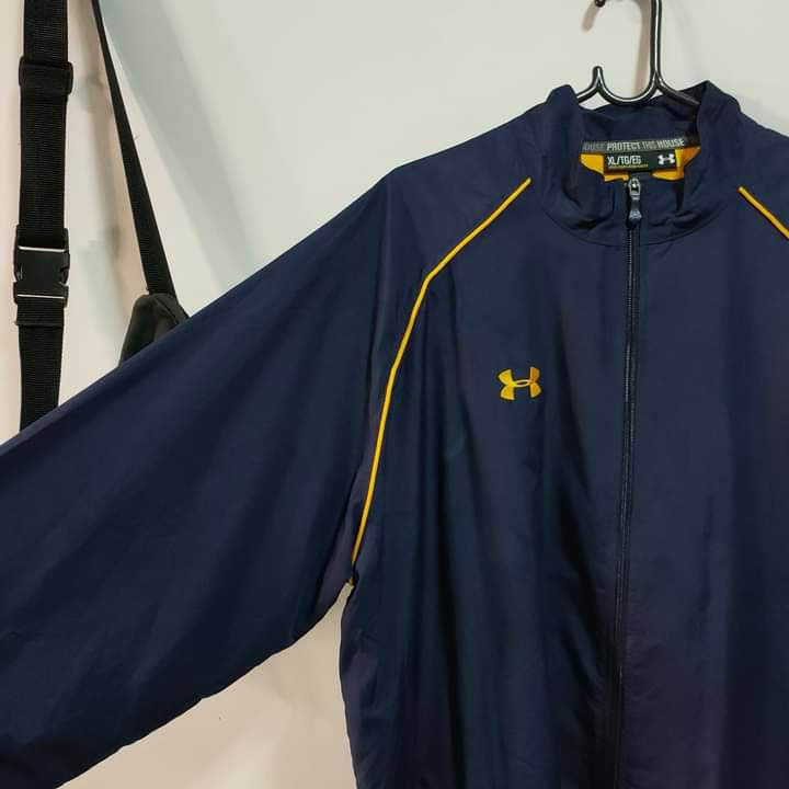 เสื้อแจ็คเก็ตผ้าร่ม UNDER ARMOUR Sz XL