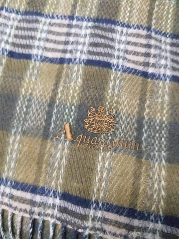 ผ้าพันคอ Aquascutum 100% Wool (ของใหม่)