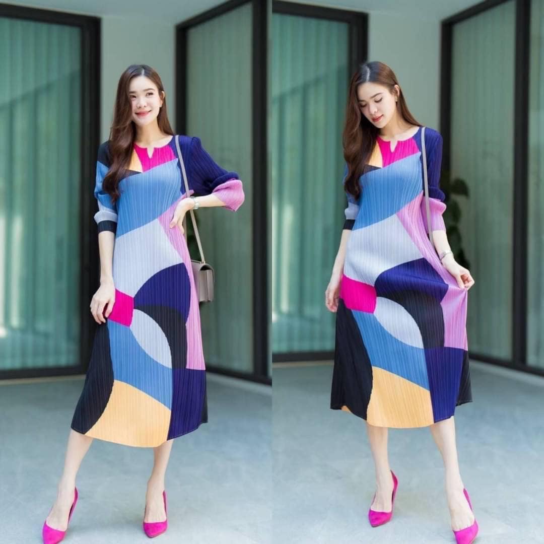 แม็กซี่เดรส แพทเทิร์นอัดพลีท คอวาย Y แขนยาว ความยาวเลยเข่า กำลังสวย งานดี เกรดPremium 👍🏻 สินค้าคุณภาพ (พร้อมส่ง)