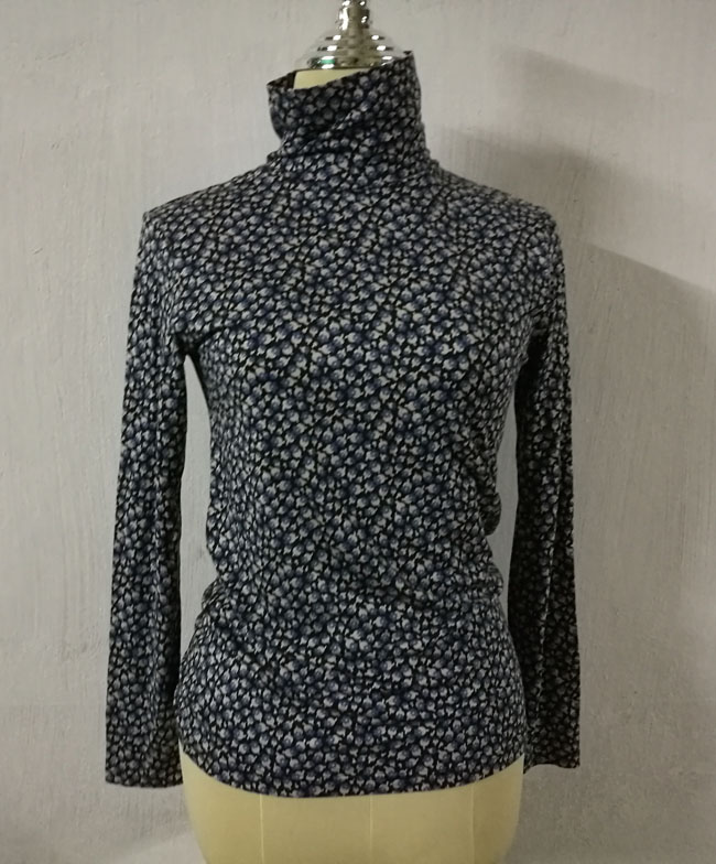 เสื้อฮีทเทคหญิง Uniqlo Heattech รุ่น Orla Kiely Sz M