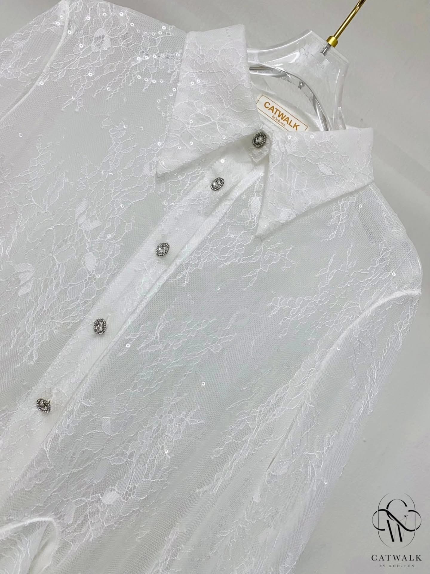 เสื้อเชิ้ตเทหลังผ้าลูกไม้ซีทรูปักแต่งเลื่อม เนื้อผ้าลูกไม้ซีทรูเกรดเอ ใส่สบาย : สินค้าคุณภาพ (พร้อมส่ง)