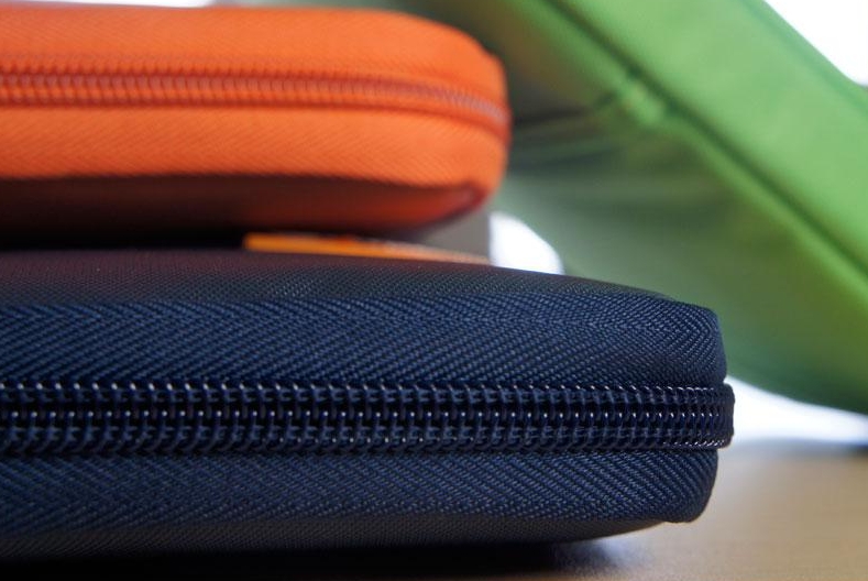 กระเป๋าใส่พาสปอร์ต กระเป๋าใส่หนังสือเดินทาง ใส่เอกสารสำคัญ ช่องเยอะ มีสายคล้องมือ พกพาสะดวก ผลิตจากไนล่อนกันน้ำ คุณภาพดี