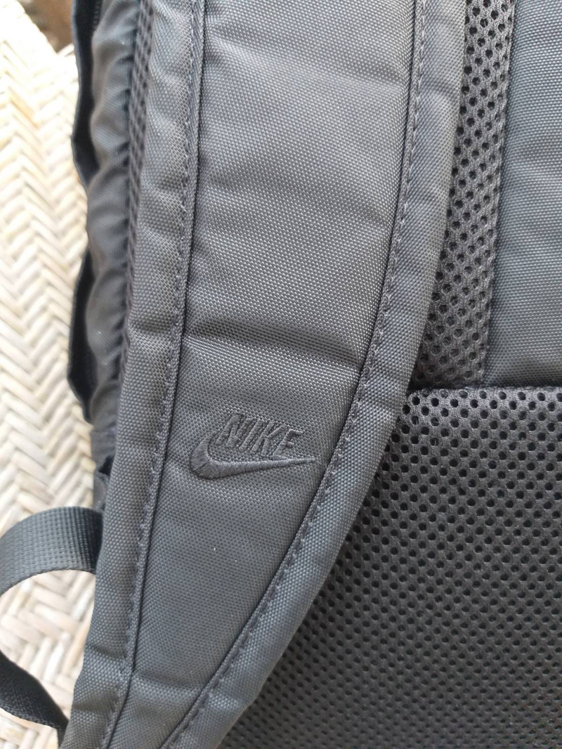 กระเป๋าเป้ NIKE บุฟองน้ำหนา เป้ 2 ชั้น ช่องเยอะ