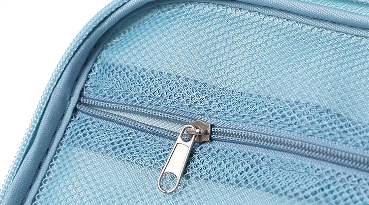 กระเป๋าอเนกประสงค์ กระเป๋าใส่เครื่องสำอาง ขนาดพกพาสะดวก ผลิตจากโพลีเอสเตอร์กันน้ำ (Portable Travel Makeup Cosmetic Bag Organizer Multifunction Case for Women)