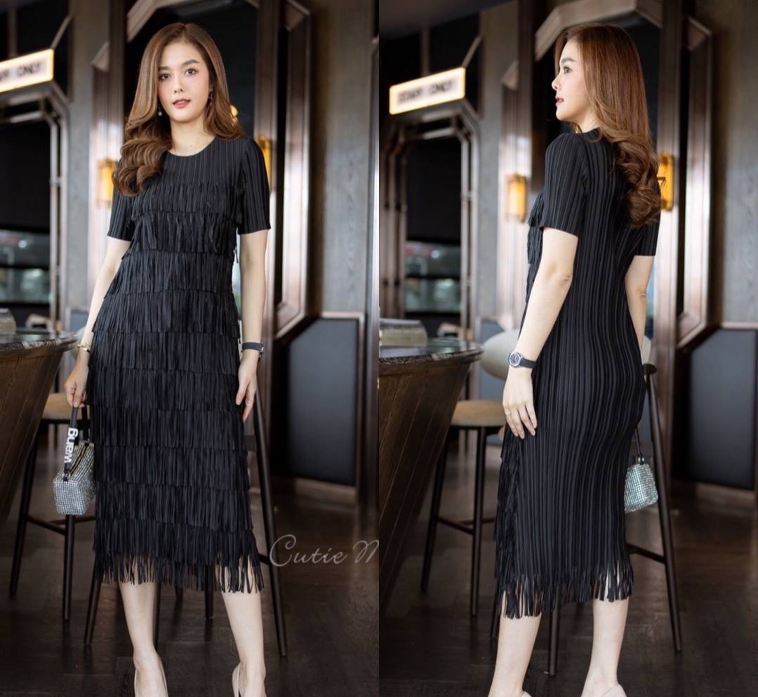 เดรสผ้าอัดพลีท Premium งานแต่งดีเทลด้วยพู่เป็นชั้นๆ ผ้ายืดหยุ่นได้ทั้งตัว ทรงชุดเข้ารูป ใส่สบาย : สินค้าคุณภาพ (พร้อมส่ง)