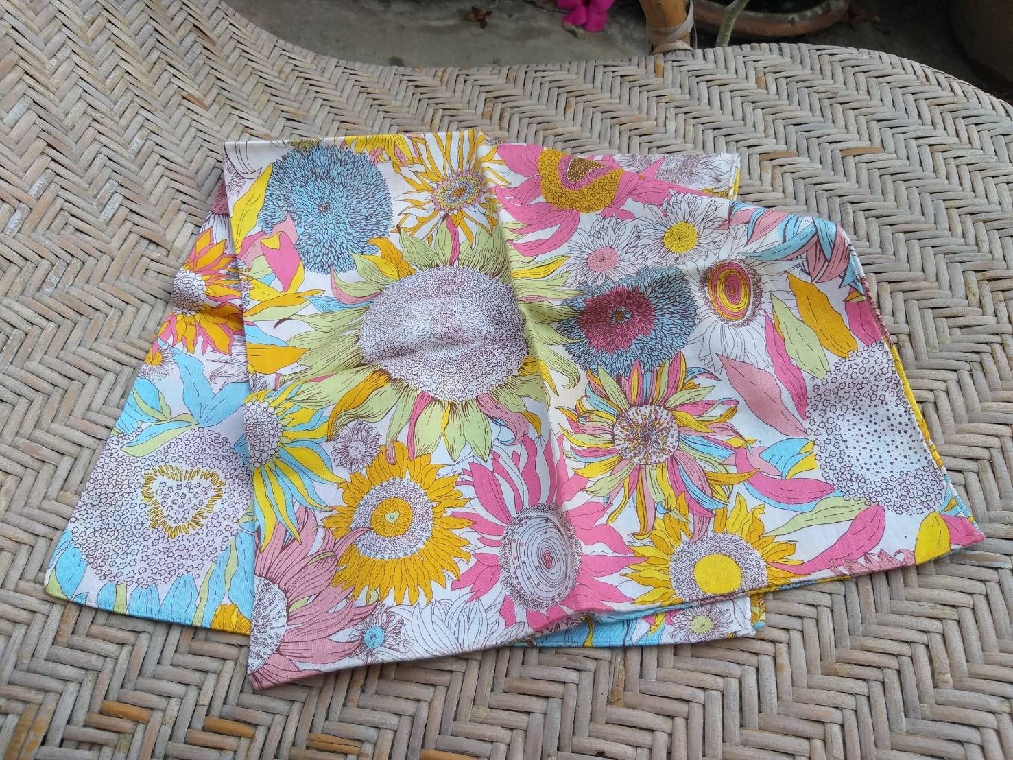 ผ้าเช็ดหน้า Intermode using Liberty art fabric ผ้านุ่มมาก ผืนใหญ่
