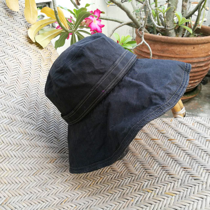 หมวกปีกกว้าง สวยค่ะ ใต้หมวกสวยด้วย