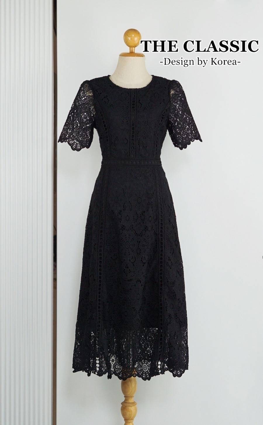 (ไซส์อก46) เดรสยาวลูกไม้ คอกลมใช้ผ้าลูกไม้เนื้อหนาอย่างดี ขึ้นลวดลายดอกไม้ ลายชัด ผ้าแน่นสวย ตัดต่อเพิ่มดีเทลแต่งด้วยลูกไม้ทรงกลมหลายจุด ใส่สบาย : สินค้าคุณภาพ (พร้อมส่ง)