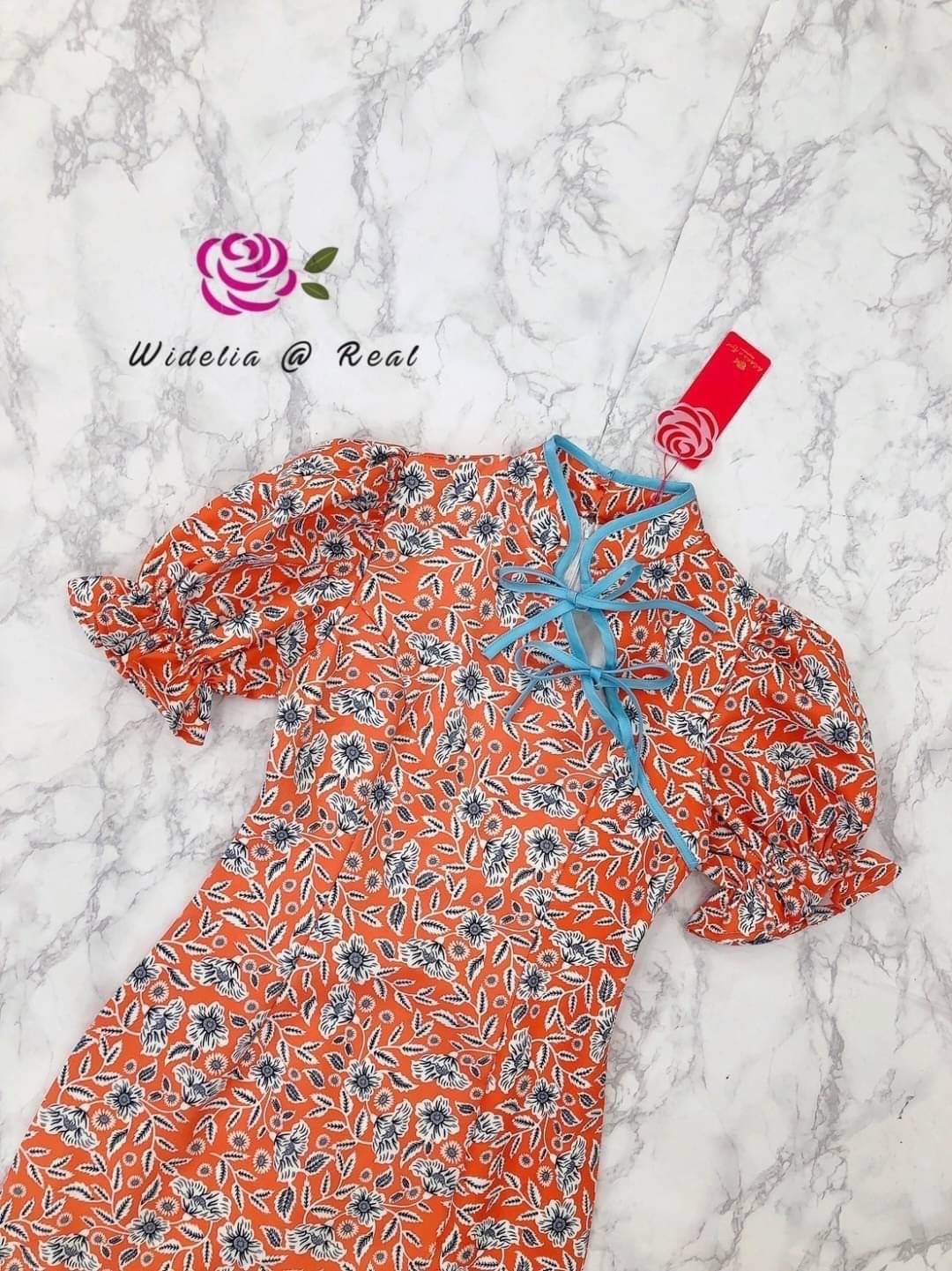 Dress เดรสกี่เพ้าแสนสวย ตัวเดรสแขนพอง คอกี่เพ้า แต่งขอบสีฟ้า ชายเดรสผ่าข้าง ใส่สบาย สินค้าคุณภาพ (พร้อมส่ง)