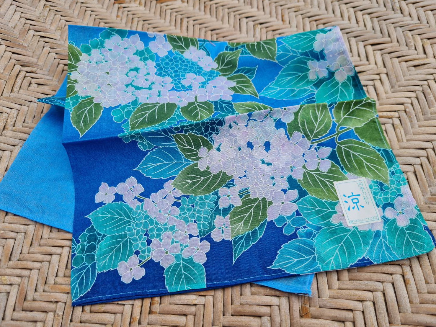 ผ้าเช็ดหน้าโทนสีฟ้า สวย ผ้านุ่ม