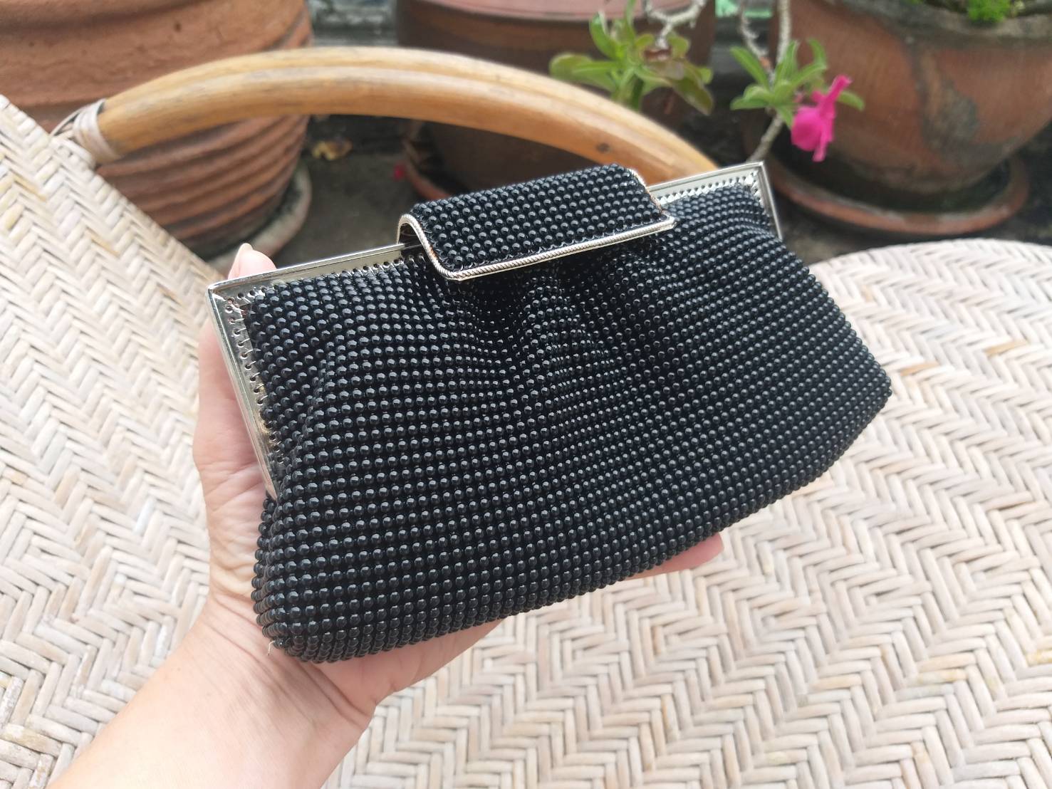 กระเป๋าออกงาน ใบย่อมๆ ดูหรู น่ารัก