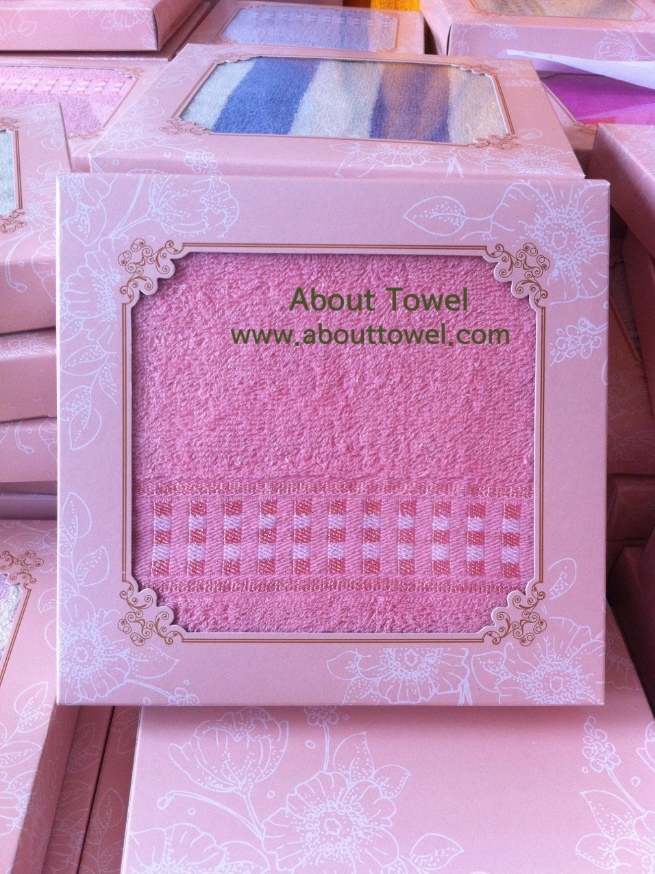 สั่งทำผ้าขนหนูสีชมพูแจก