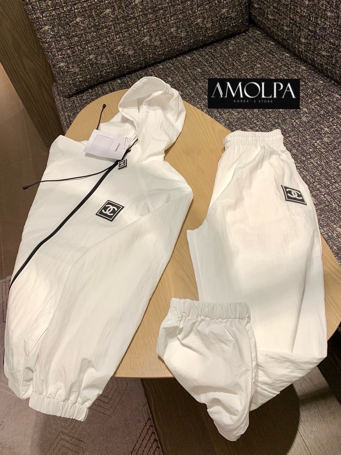 SET JACKET CHANEL งาน Hiend เนื้อผ้าดีม๊าก ผ้าใส่สบายมากก ห้ามพลาดเลยนะคะ ใส่สบายสุดๆ : สินค้าคุณภาพ (พร้อมส่ง)