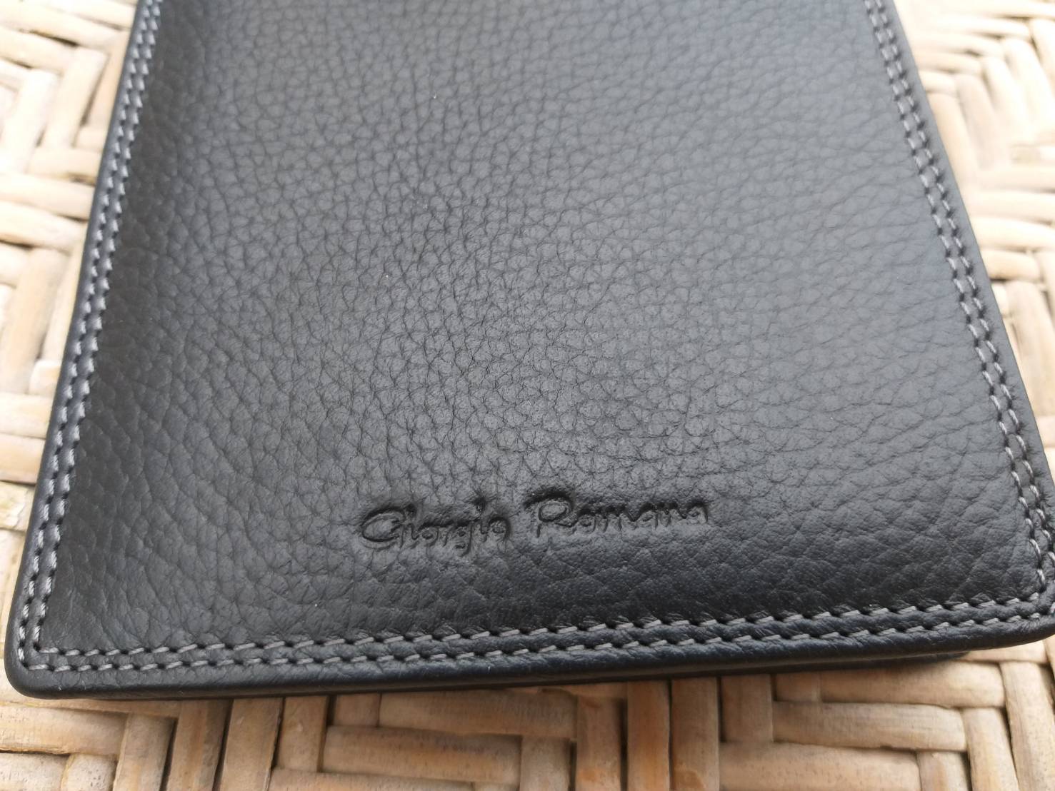 กระเป๋าสตางค์ชาย giorgio romana หนังแท้ สวยมาก (ของใหม่)