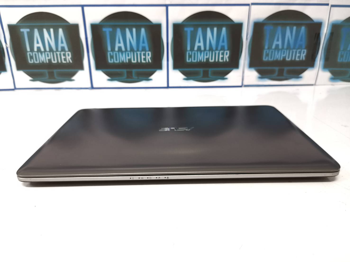 (14,500)Notebook Asus I7-6500U Ram8GB SSD240GB VGA4GB