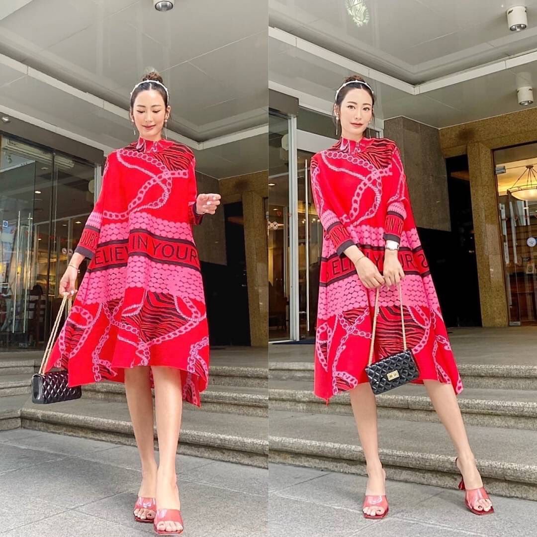 เดรสอัดพลีท งานสวยไฮโซ ทรงคอปีน ชายบาน A Line 😍 สวยพริ้ว ทุกมุมมอง รุ่นนี้ แพทเทิร์น แขนยาว พิมพ์ลายใหม่ ✨✨ เรียบหรู ดูแพง สุดๆ สินค้าคุณภาพ (พร้อมส่ง)